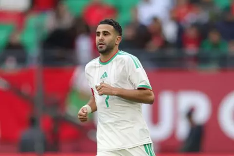 رياض محرز: نسعى لتقديم أفضل ما لدينا.. والجماهير سر صعودنا